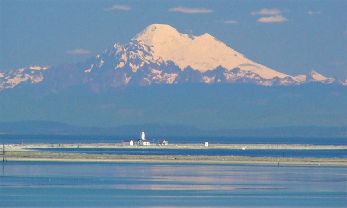 New Dungeness Lighthouse is at the far end of Dungeness Spit near Sequim Washington work as a lightkeeper and stay in the cottage