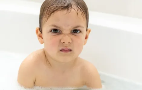 angry-kid-in-bath