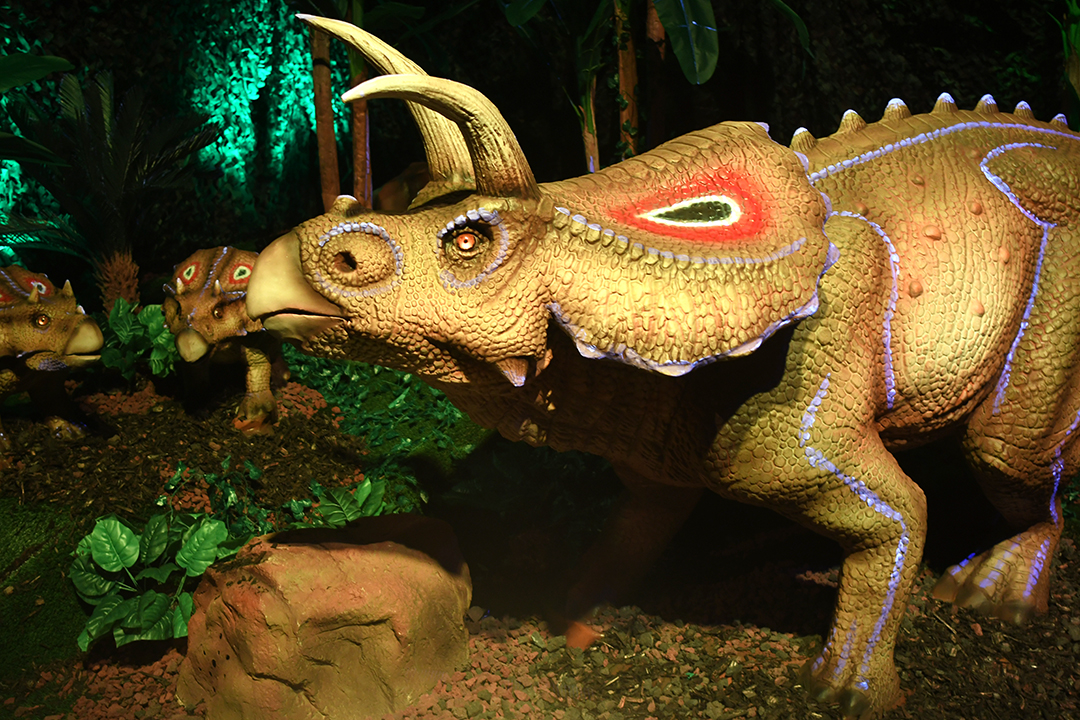 Dinos Alive! Immersive dinosaur exhibit arrives in Seattle