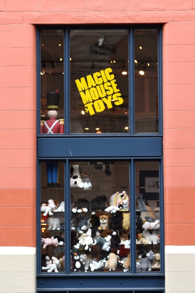 "Magic Mouse Toys Pioneer Square family activites"