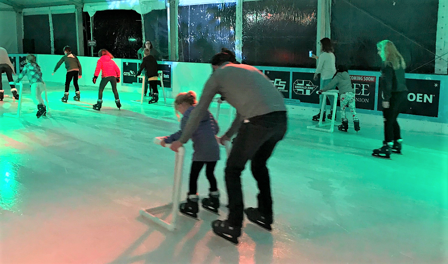 Fuente helada-tacoma-invierno-patinaje-hielo-niños-punto-ruston