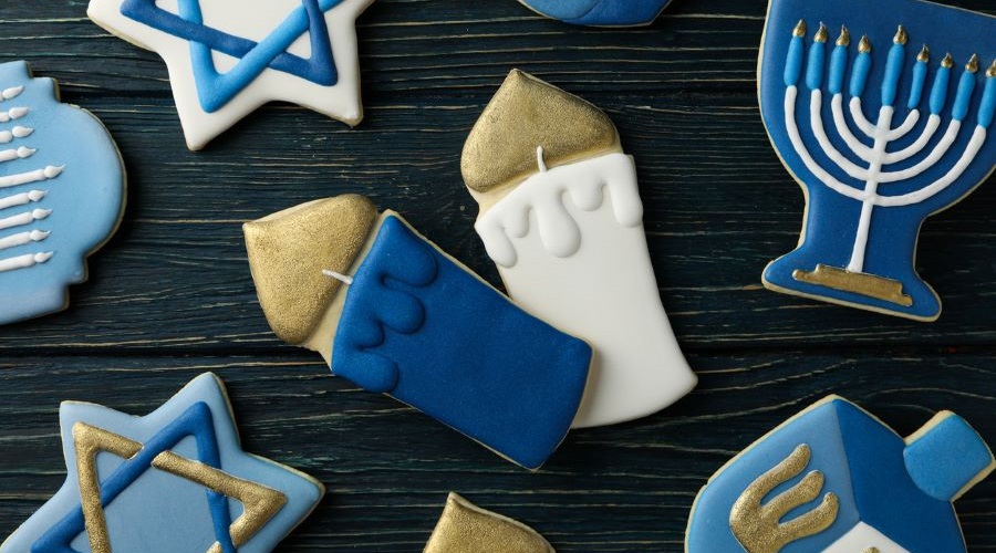 Cookie decorating is a Hanukkah event for families in Seattle