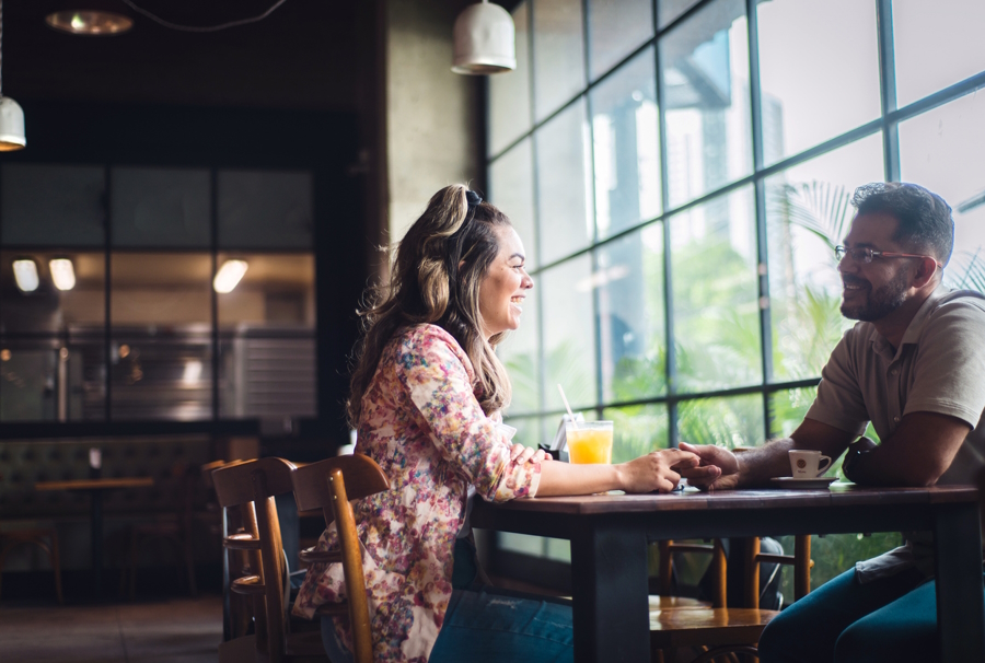 couple on a date at a coffee shop