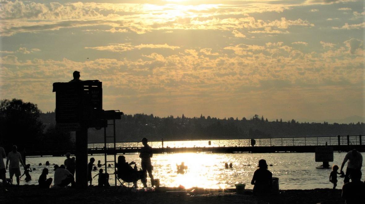 Gene Coulon Memorial Beach Park at sunset best beaches for families around Seattle