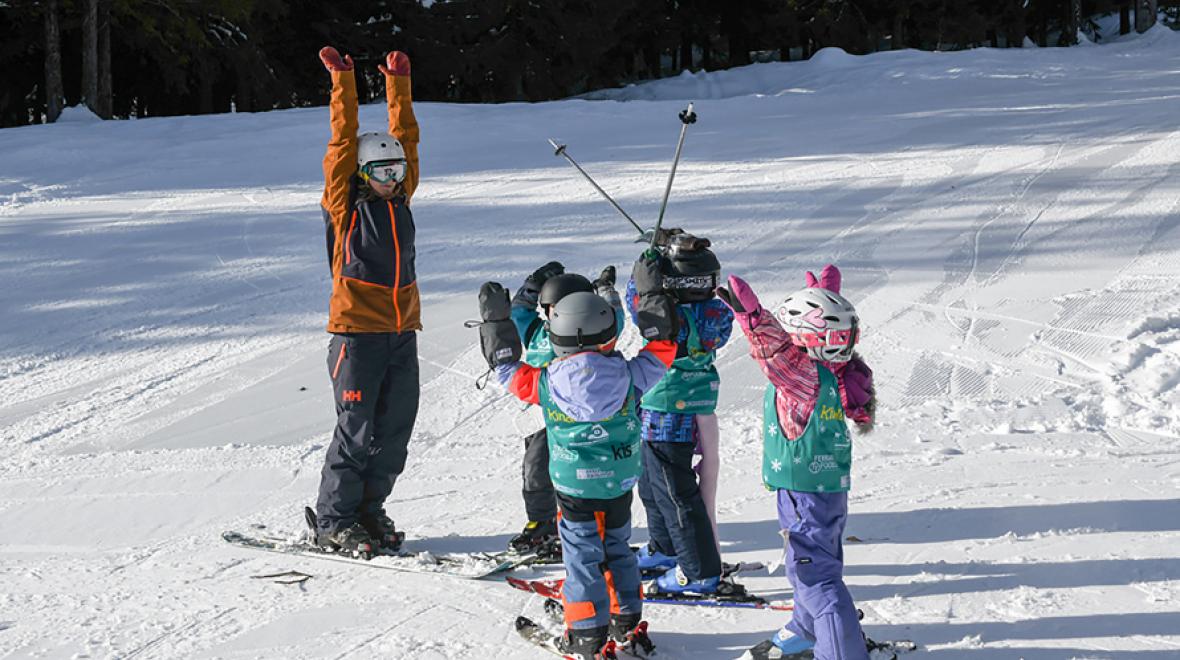 red mountain kids in ski class