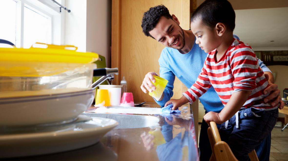 Washing-up-with-Dad