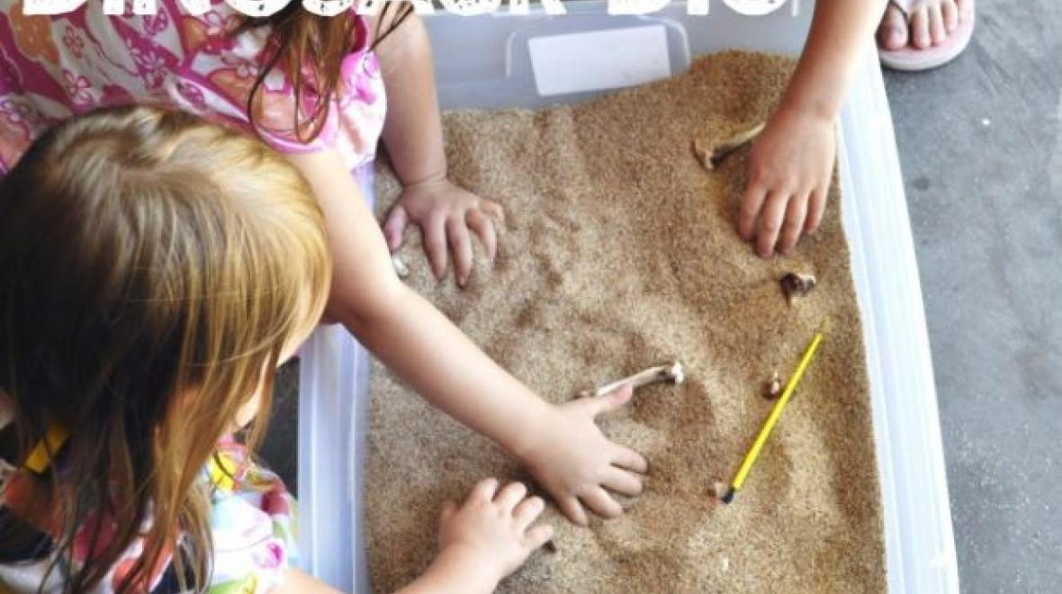 kids-digging-for-dino-bones