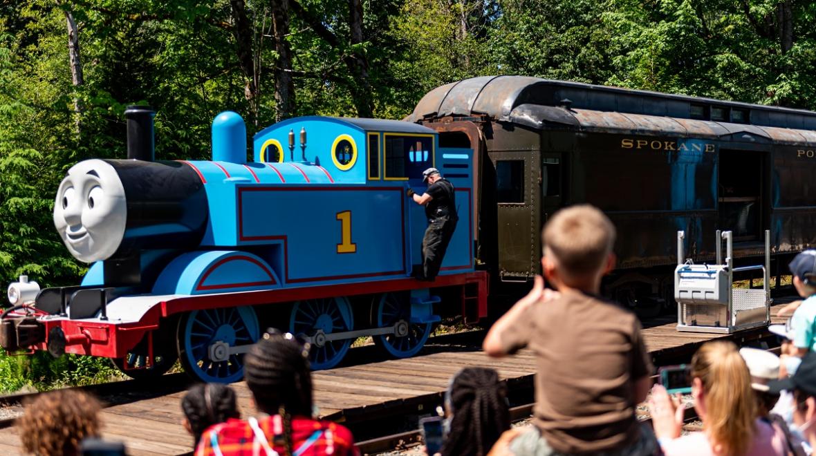 thomas the train ride on car