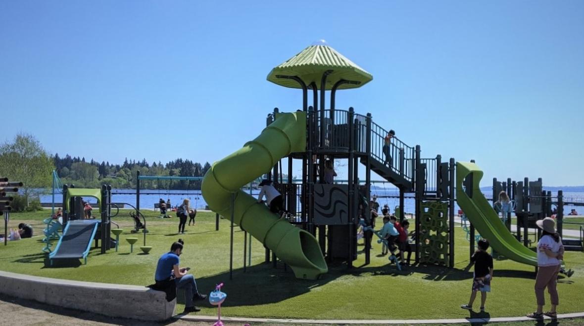 Juanita-Beach-Park-best-Eastside-playgrounds-parks-kids-playing-bellevue-redmond-issaquah