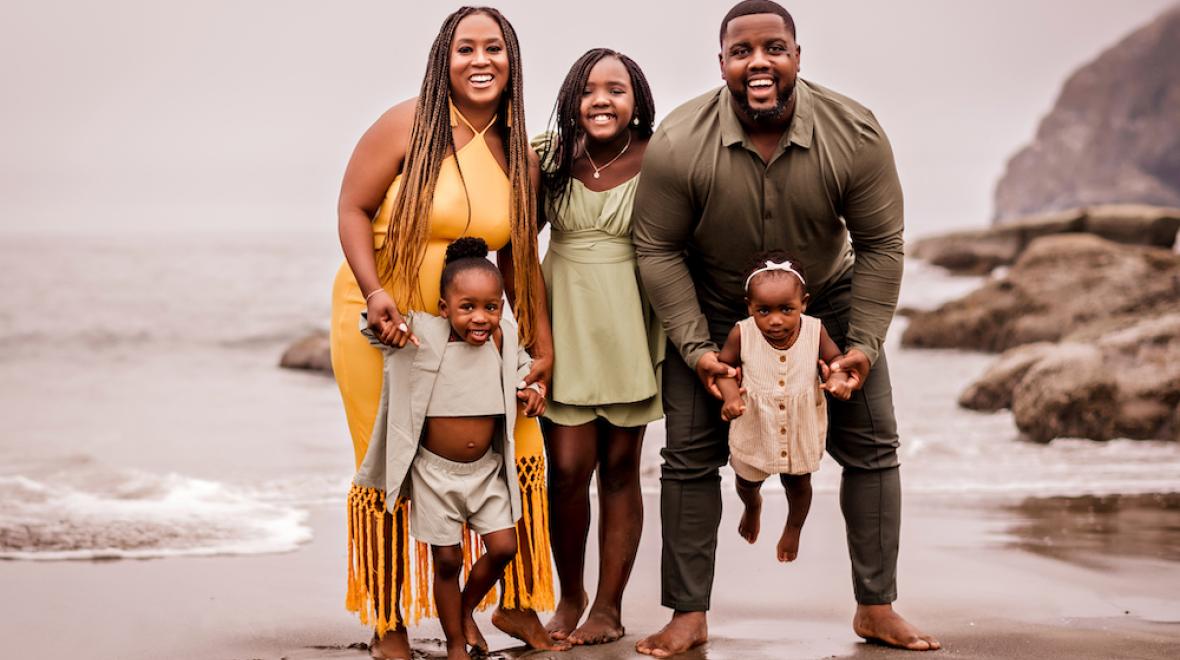 Instagram influencer Tash Haynes and her family pose for a portrait on the Oregon Coast. Credit: Velvet Own Photography