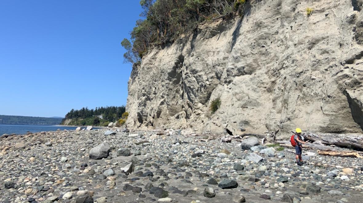 Foulweather Bluff cliff along the beach is an easy kitsap county hike for kids