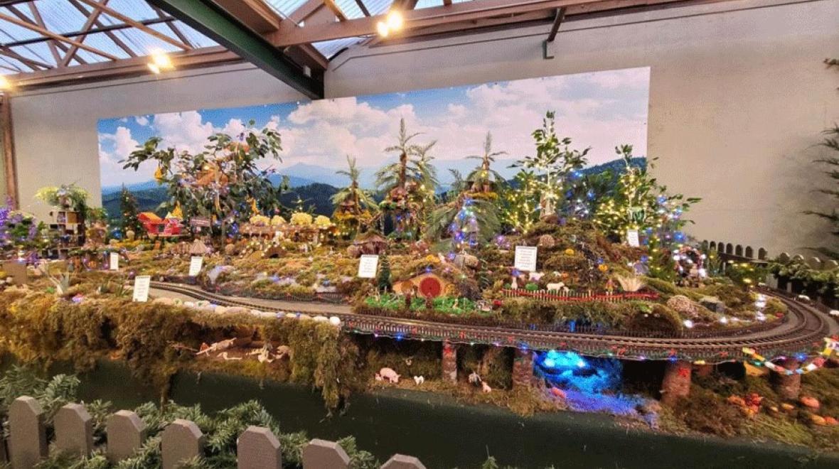 Swansons Model Train display, a free activity for Seattle families during Christmas and the holidays