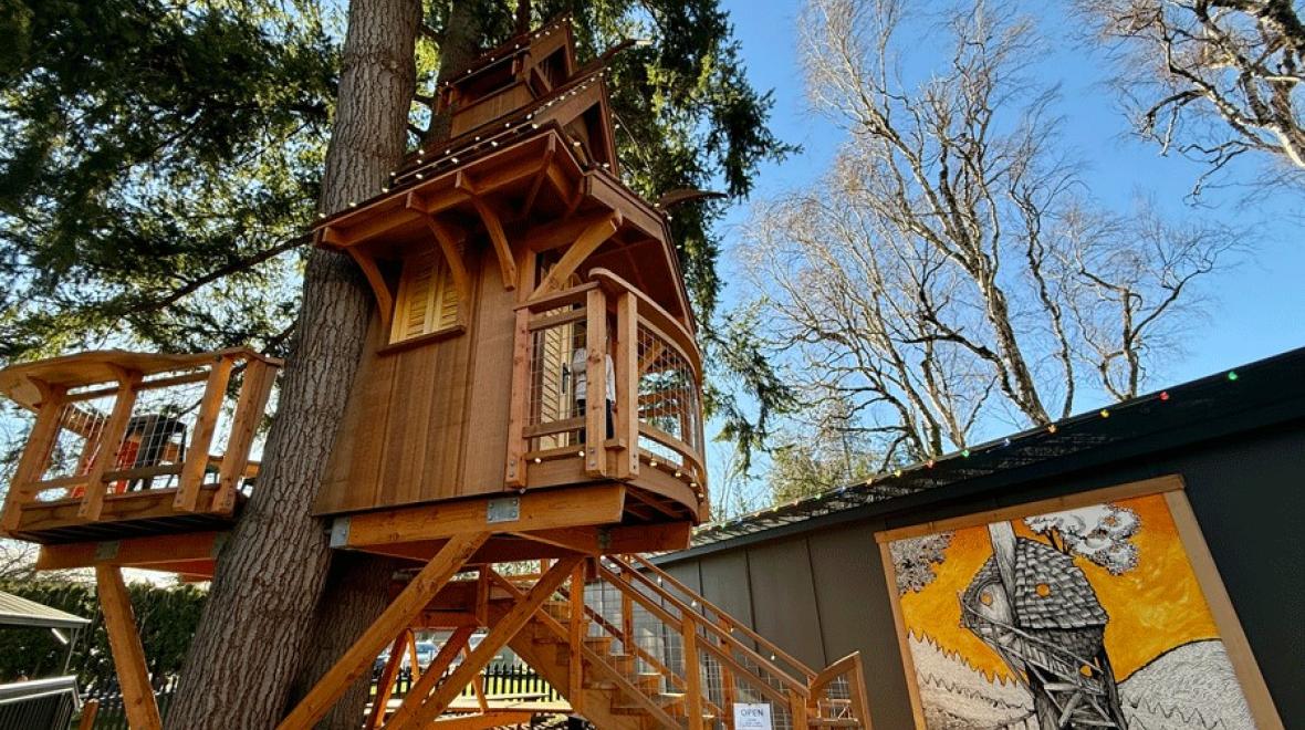 Pete's Treefort, a tree house open to the public in Fall City 