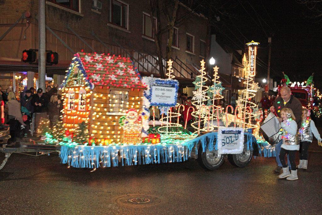 Lighted Santa Parade in Puyallup Seattle Area Family Fun Calendar