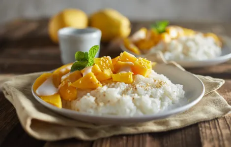 Thai coconut sticky rice with mango 