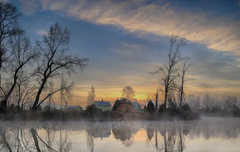 sunrise on the Snohomish River