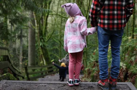 family hike to take on winter break in Seattle 