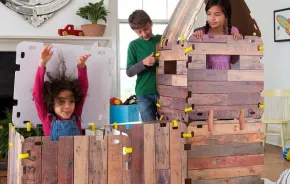 Kids-building-fort