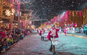 Snowflake Lane returns this weekend, a parade in Bellevue with fun activities for Seattle-area families 